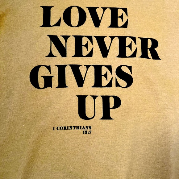 Love Never Gives Up Yellow Crewneck Sweatshirt | 1 Corinthians 13:7 Womens Med - Picture 3 of 4